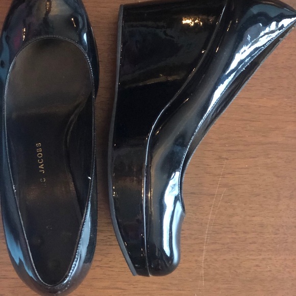 Marc Jacob patent leather wedge - Picture 3 of 3